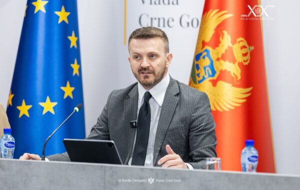 PËR NJOHJEN E GJUHËS SHQIPE