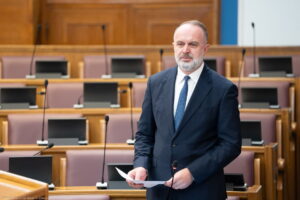 SI ÇËSHTJE E TË DREJTAVE