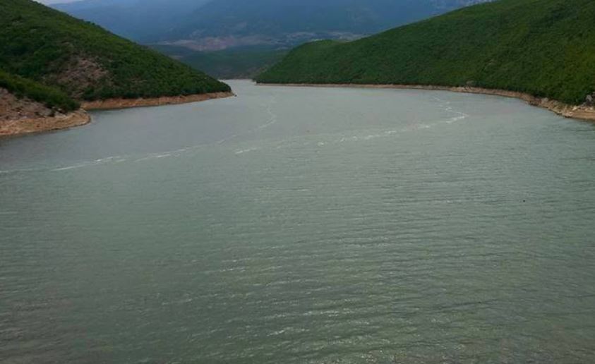 në liqenin e Kukësit,