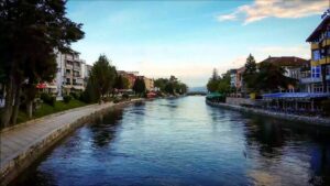Plazhet në Strugë prej 10 vitesh pa koncesion