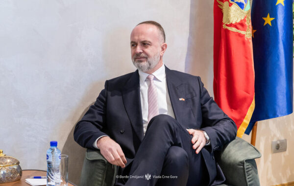 PËR NJOHJEN E