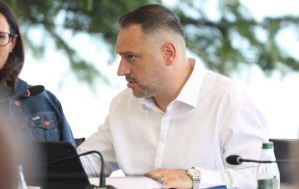 në qendër qytetari