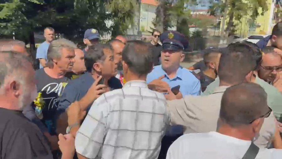 gjatë protestës së