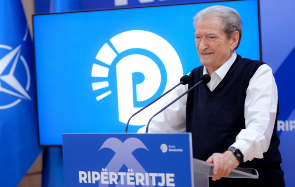 konferencën e