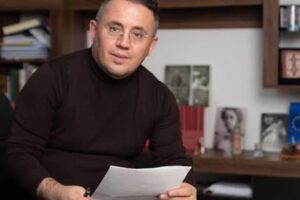 njeriu që