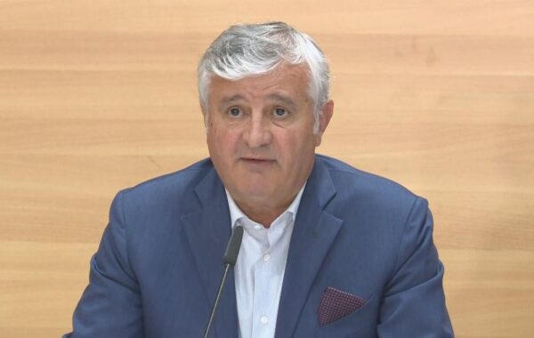 Duam të njihemi me dosjen