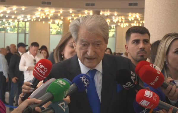 Berisha flet për ‘shtator të zjarrtë’,