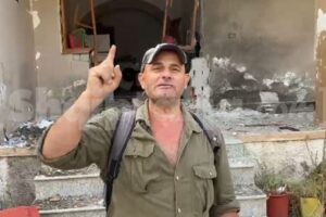 I armatosur me kallashnikov