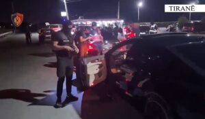 Sekuestrohen drogë  armë dhe një automjet luksoz pas kontrolleve në Tiranë dhe Krujë  arrestohen 2 persona