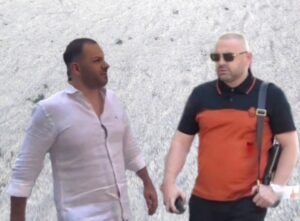 Arrestimi i Agasit  reagon Policia  Pranga edhe Shpatarakut  dhunoi stafin e hotelit në Himarë