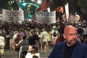 Protestuesit e kanë kthyer në