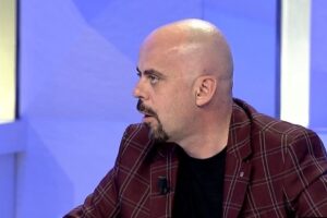 në Tiranë
