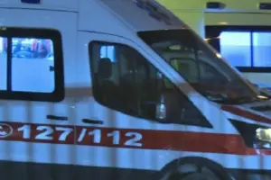 në kontakt me rrymën elektrike,