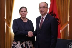letrat kredenciale të ambasadores së