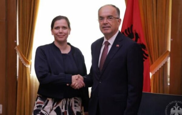 letrat kredenciale të ambasadores së