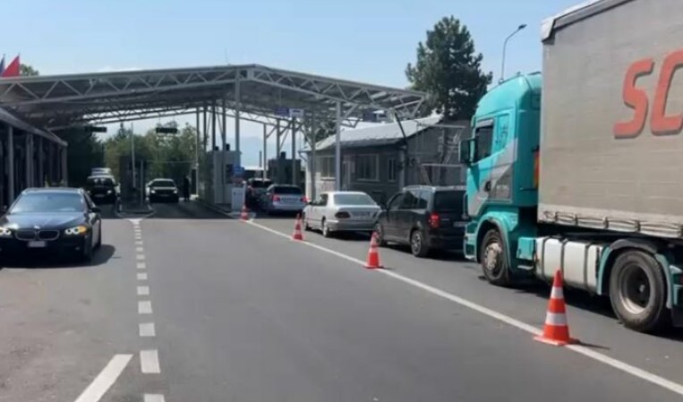 Fluks mjetesh dhe radhë