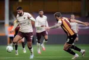 Carabao Cup  Burnley turpërohet nga skuadra e kategorisë së tretë  Broja në fushë për 80 