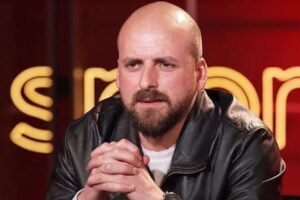 Po vë kokën në