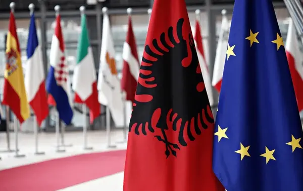 100 milionë euro