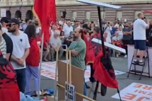 Revolucioni që s’ngjiti, paratë e shkuara