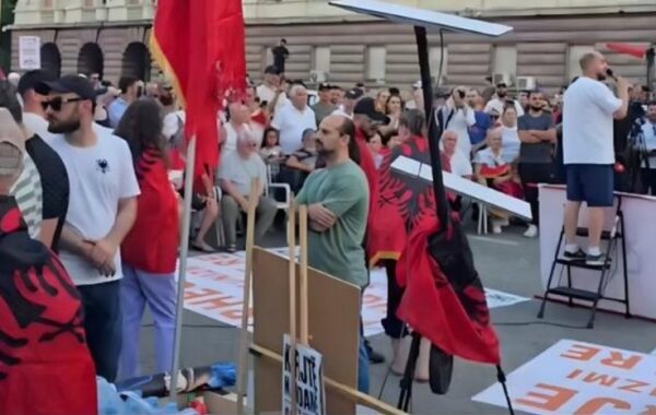 Revolucioni që s’ngjiti, paratë e shkuara