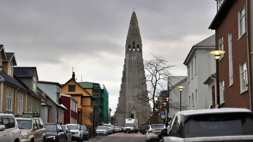 13 mijë islandezë
