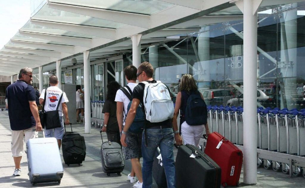 fluturimet në aeroportin e Katanias