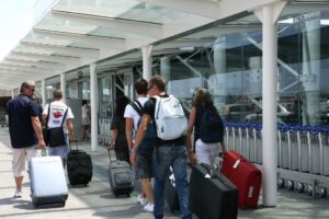 fluturimet në aeroportin e Katanias
