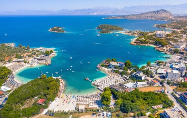 “The Sun”: Shqipëria pushtohet nga turistët: