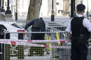 mes një automjeti të policisë
