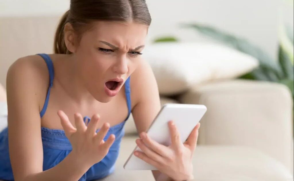 “Psychology Today”: A e dëmtojnë trurin
