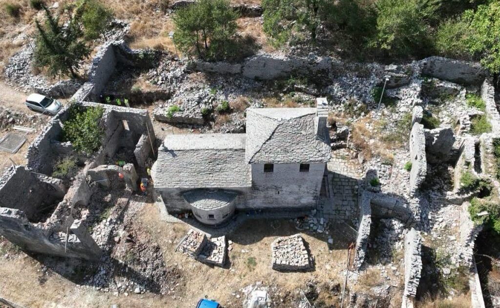 Manastiri i Kryeengjëjve në Derviçan