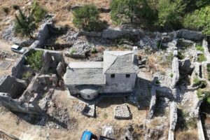 Manastiri i Kryeengjëjve në Derviçan