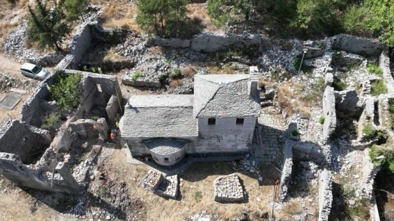Manastiri i Kryeengjëjve në Derviçan
