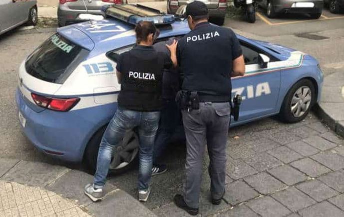 Hynë si ilegalë në Itali, kapen