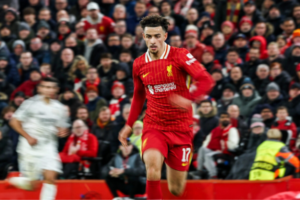 Jones largohet nga Liverpooli pas 16