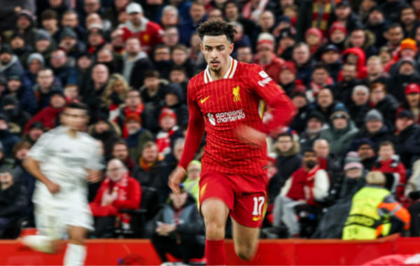 Jones largohet nga Liverpooli pas 16