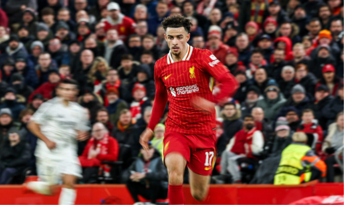Jones largohet nga Liverpooli pas 16