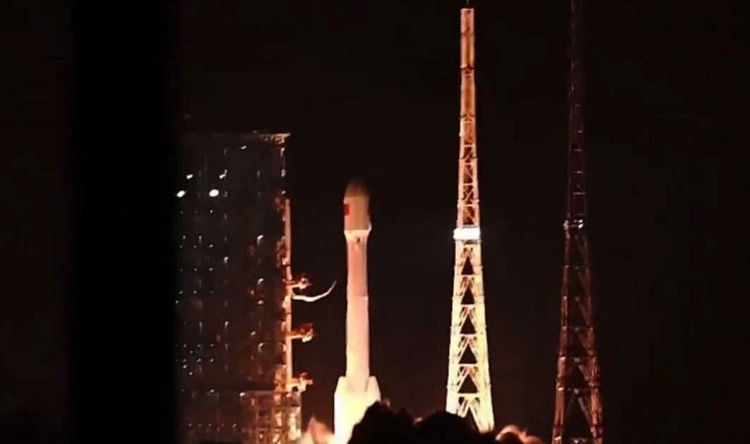 VIDEO/ Sateliti kinez shpërthen pak sekonda