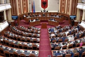 deri në 150 euro në