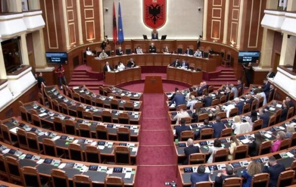 deri në 150 euro në