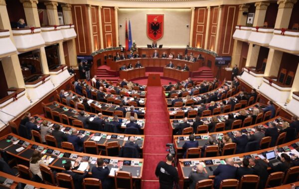muaj i ‘nxehtë’