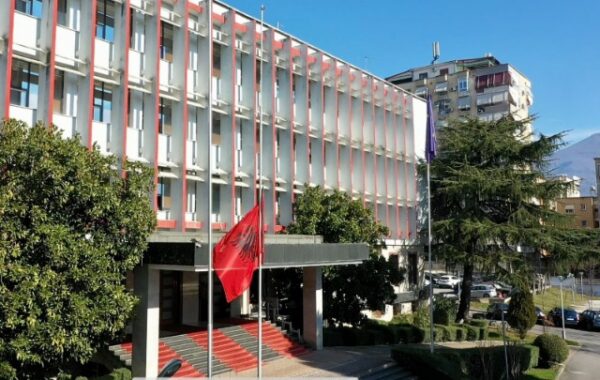 shqiptarë të vdekur apo të