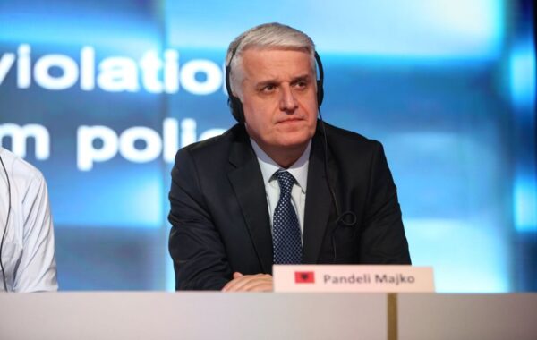 Jemi përballë një skandali