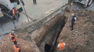  Pema 8 metra bllokonte kolektorin e ujërave të zeza në Kashar   Rama publikon pamjet e ndërhyrjes