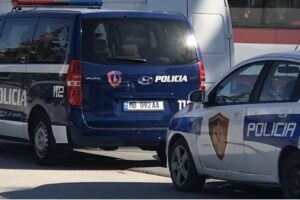 transportonin emigrantë kundrejt pagesës