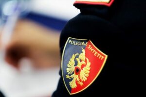 kryepolici mund të shpërblejë