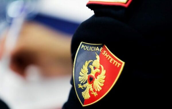 kryepolici mund të shpërblejë