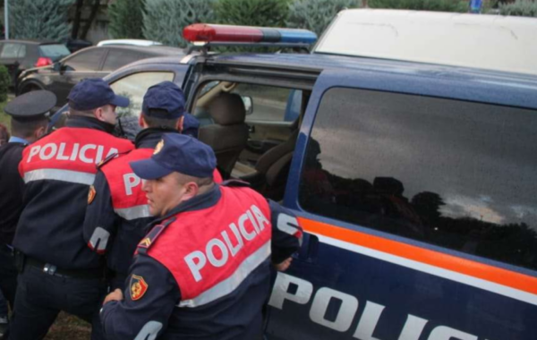 Vëllezërit përplasen për pronat në Vlorë,