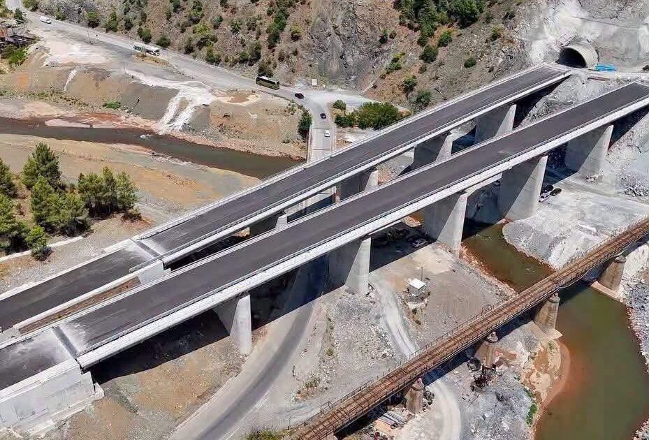 në aksin Elbasan–Qafë Thanë,